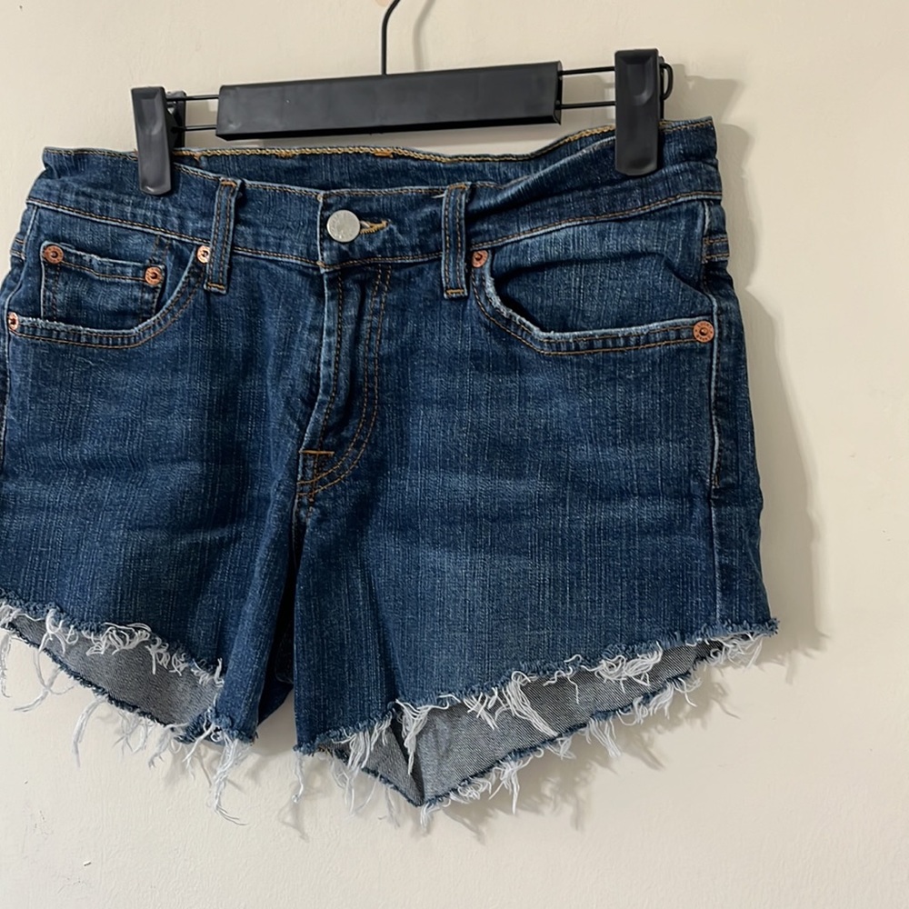 Lucky Brand Classic Fit Dark Wash Distressed Hem Jean Shorts Size 6 (28) - Picture 3 of 7